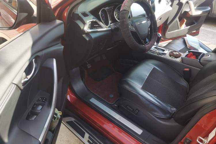 Used Venucia T90 2017 2.0L CVT Leading Edition Driver Seat