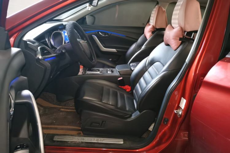 Used Venucia T90 2017 2.0L CVT Leading Edition Driver Seat