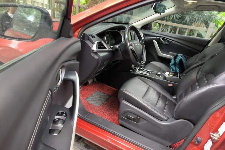 Used Venucia T90 2017 2.0L CVT Smart Edition Driver Seat