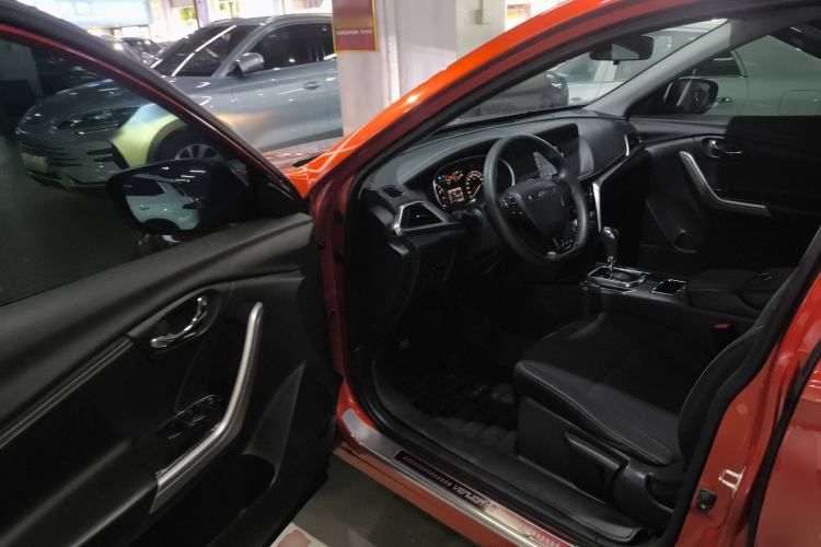 Used Venucia T90 2017 2.0L CVT Fashion Edition Driver Seat