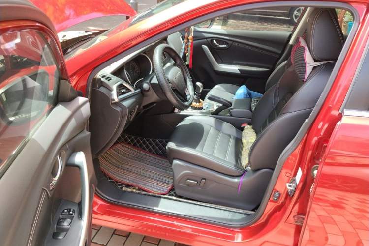 Used Venucia T90 2017 2.0L Manual ZhiShang Edition Driver Seat