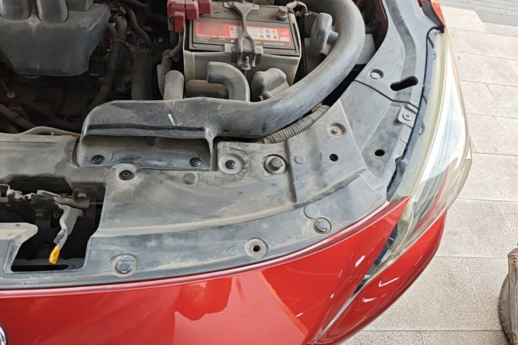 Used Venucia T90 2017 2.0L CVT Smart Edition Engine Bay Left