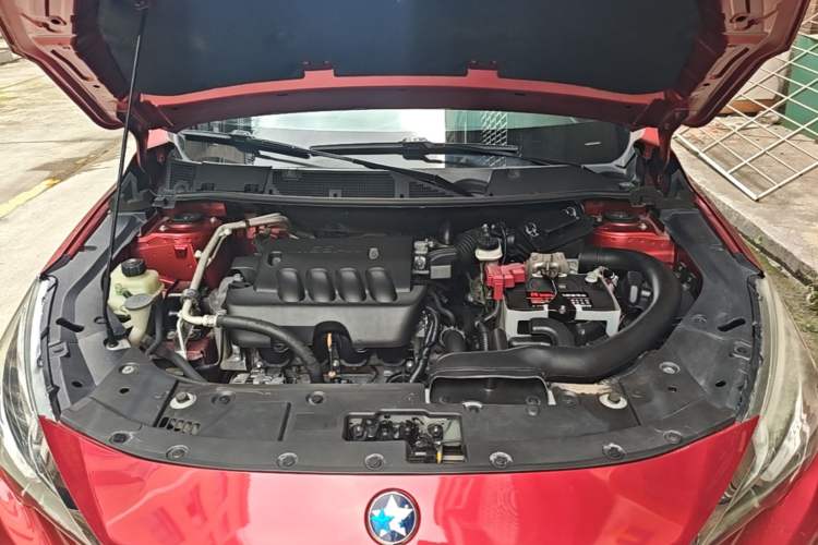 Used Venucia T90 2017 2.0L CVT Smart Edition Engine Bay