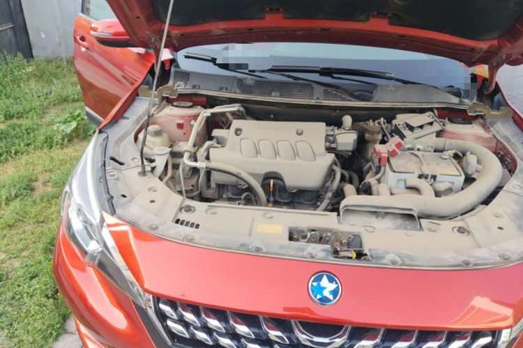 Used Venucia T90 2017 2.0L CVT Smart Edition Engine Bay Right