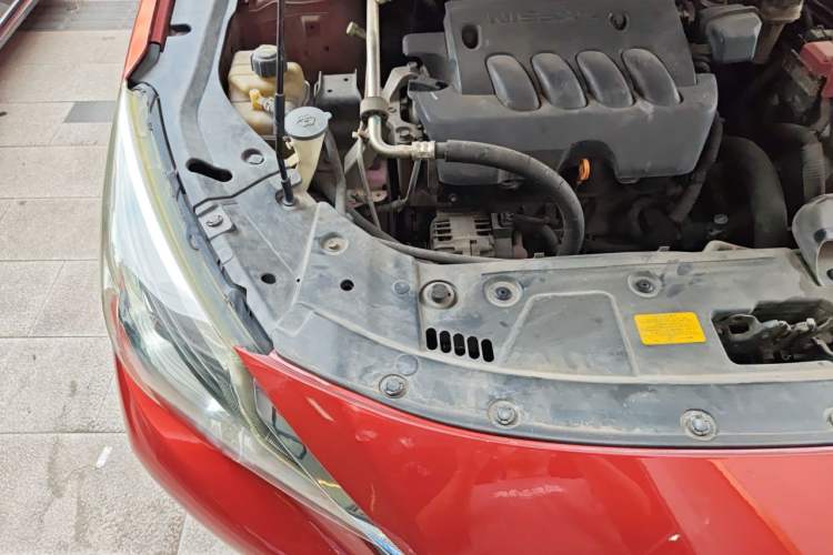 Used Venucia T90 2017 2.0L CVT Smart Edition Engine Bay Right