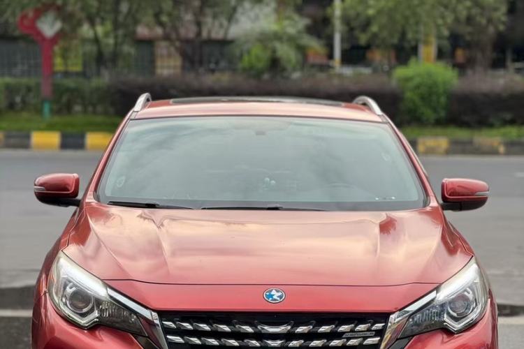 Used Venucia T90 2017 2.0L Manual ZhiShang Edition Exterior 1