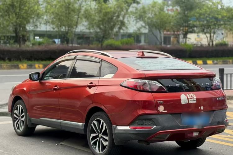 Used Venucia T90 2017 2.0L Manual ZhiShang Edition Exterior 2