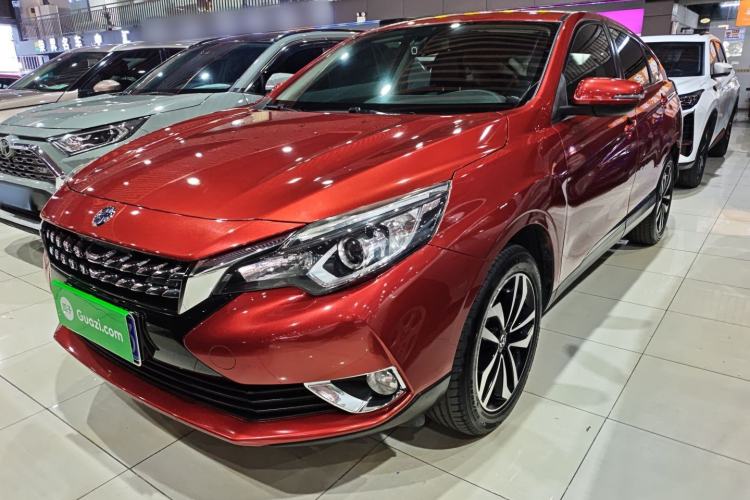 Used Venucia T90 2017 2.0L CVT Fashion Edition Exterior 3