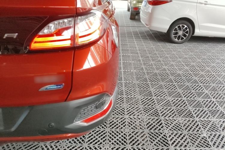 Used Venucia T90 2017 2.0L CVT Leading Edition Exterior 6
