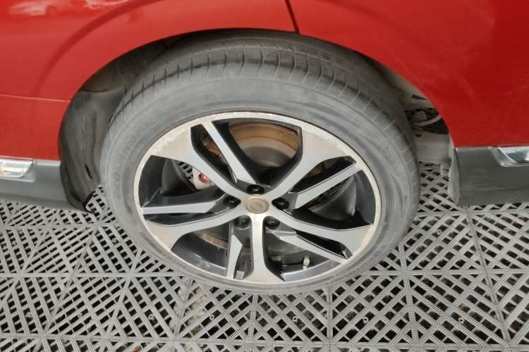 Used Venucia T90 2017 2.0L CVT Leading Edition Exterior 8