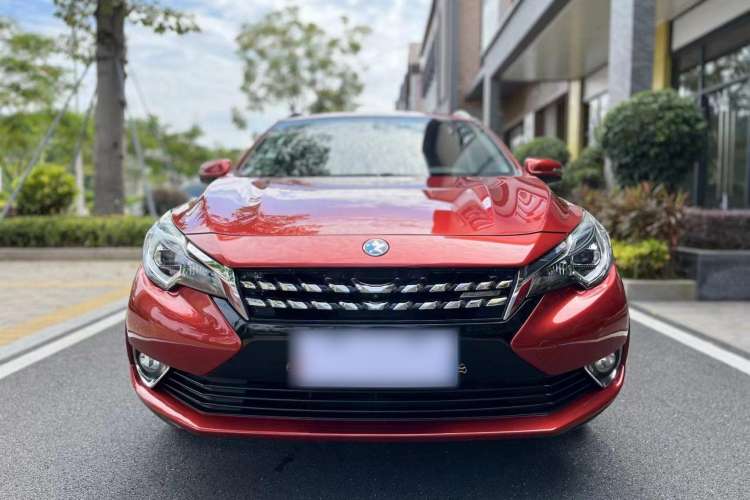 Used Venucia T90 2017 2.0L CVT Leading Edition Front