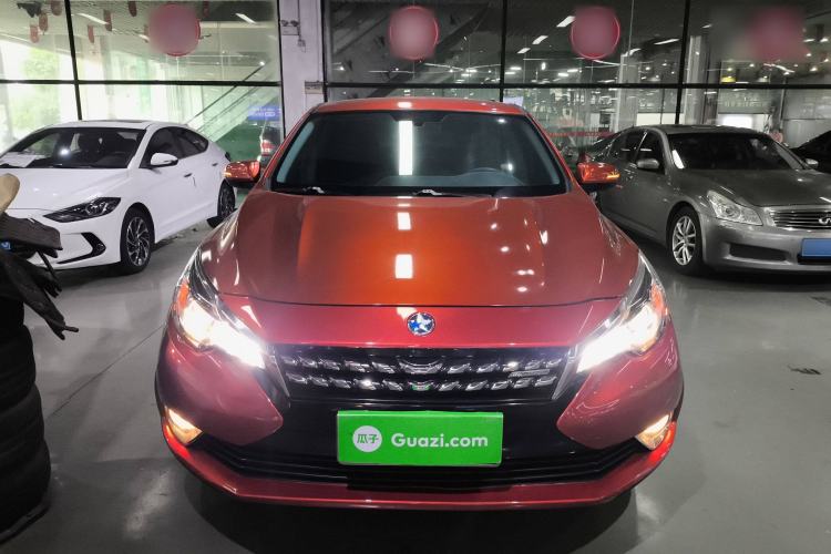 Used Venucia T90 2017 2.0L CVT Fashion Edition Front