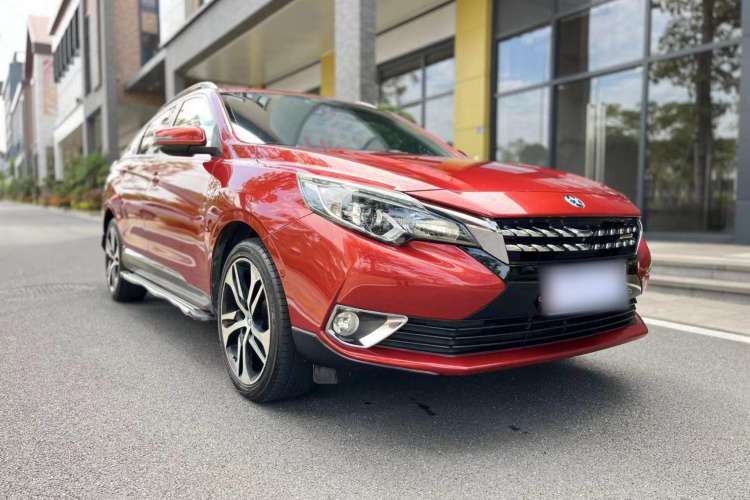 Used Venucia T90 2017 2.0L CVT Leading Edition Front Right 45 Deg