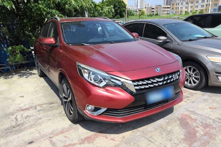Used Venucia T90 2017 2.0L CVT Smart Edition Front Right 45 Deg