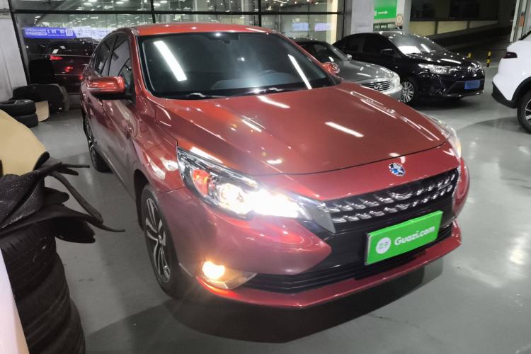Used Venucia T90 2017 2.0L CVT Fashion Edition Front Right 45 Deg