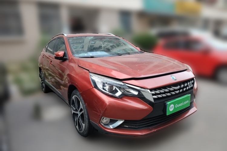 Used Venucia T90 2017 2.0L CVT Leading Edition Front Right 45 Deg