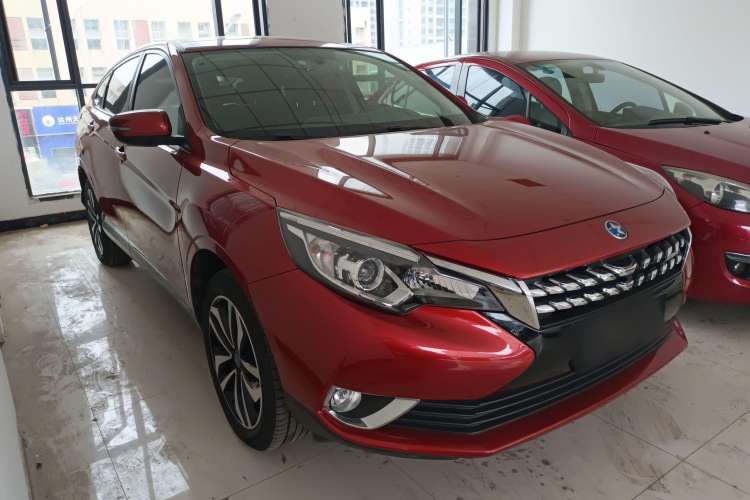 Used Venucia T90 2017 2.0L Manual Fashion Edition Front Right 45 Deg