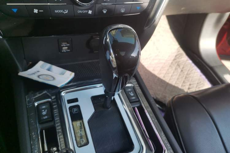 Used Venucia T90 2017 2.0L CVT Leading Edition Gear Lever