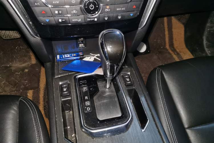 Used Venucia T90 2017 2.0L CVT Leading Edition Gear Lever