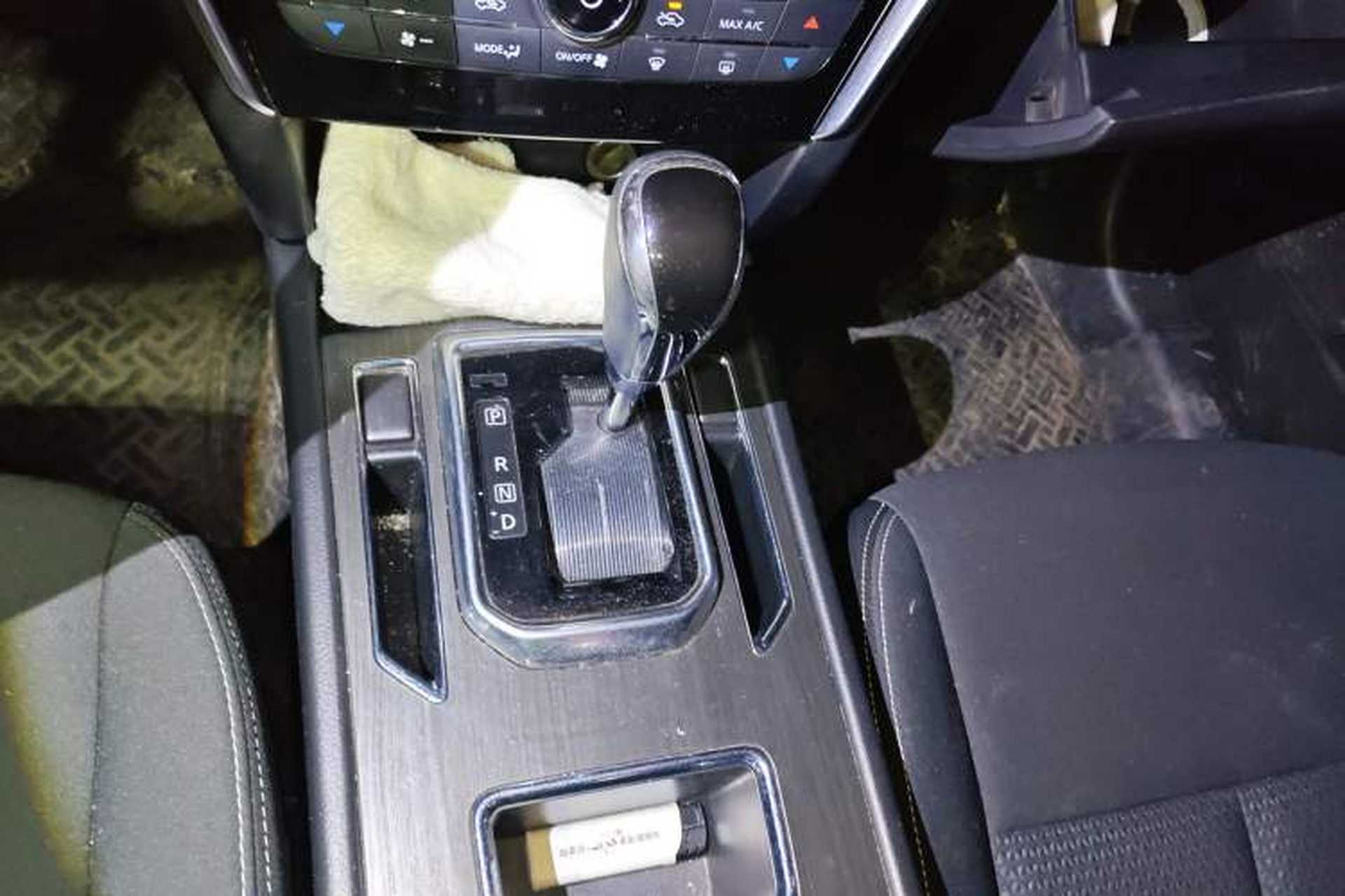 Used Venucia T90 2017 2.0L CVT Fashion Edition Gear Lever