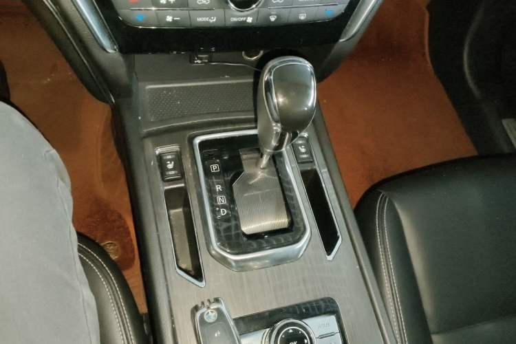 Used Venucia T90 2017 2.0L CVT Leading Edition Gear Lever