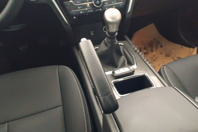 Used Venucia T90 2017 2.0L Manual Fashion Edition Gear Lever