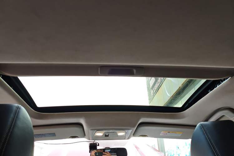 Used Venucia T90 2017 2.0L CVT Smart Edition Headliner