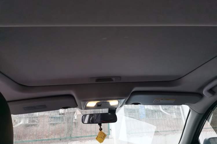 Used Venucia T90 2017 2.0L CVT Smart Edition Headliner