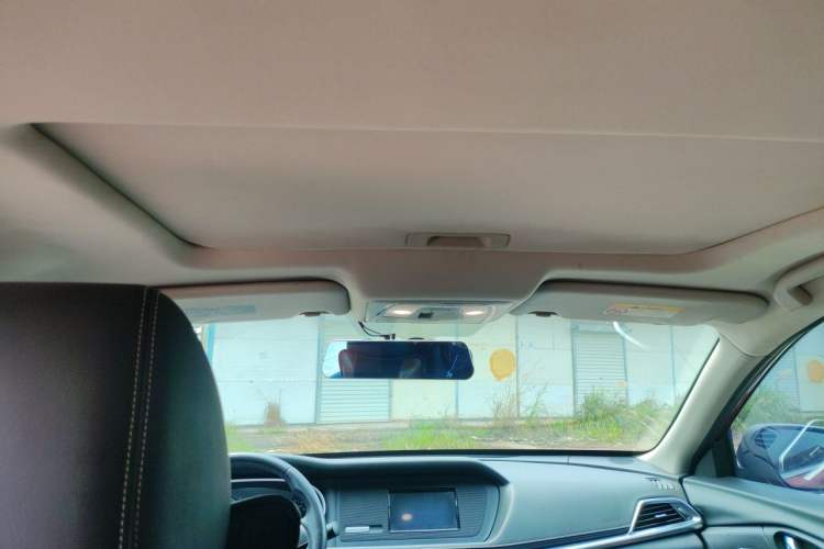 Used Venucia T90 2017 2.0L CVT Smart Edition Headliner