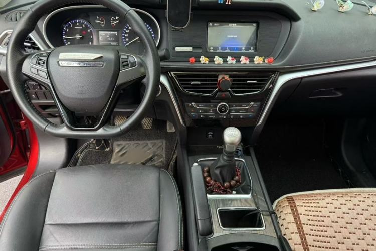 Used Venucia T90 2017 2.0L Manual ZhiShang Edition Interior 1