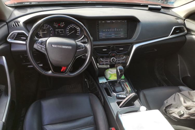Used Venucia T90 2017 2.0L CVT Smart Edition Interior 2