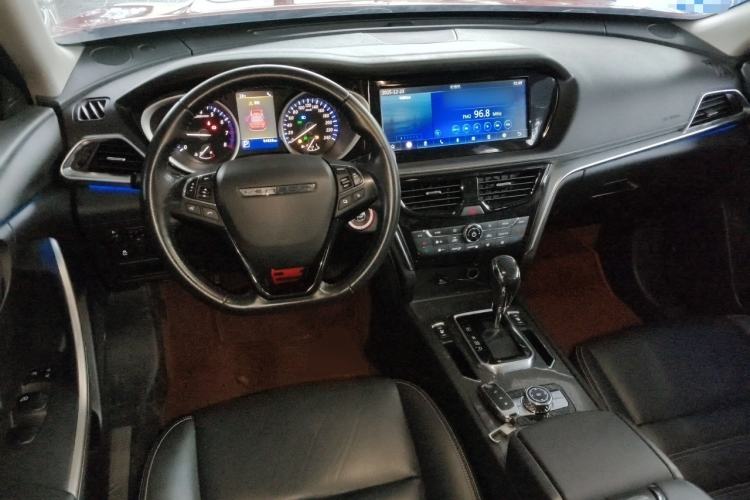 Used Venucia T90 2017 2.0L CVT Leading Edition Interior 2