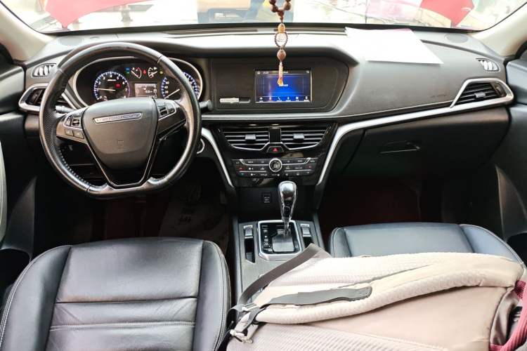 Used Venucia T90 2017 2.0L CVT Smart Edition Interior 2