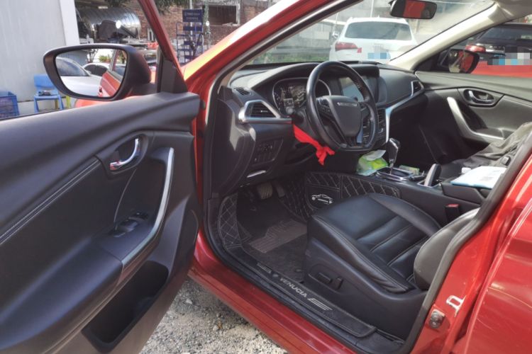 Used Venucia T90 2017 2.0L CVT Smart Edition Interior 3