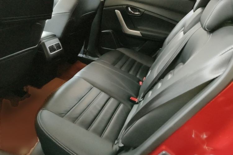 Used Venucia T90 2017 2.0L CVT Leading Edition Interior 4