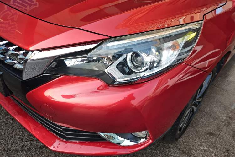 Used Venucia T90 2017 2.0L CVT Smart Edition Left Front Headlight