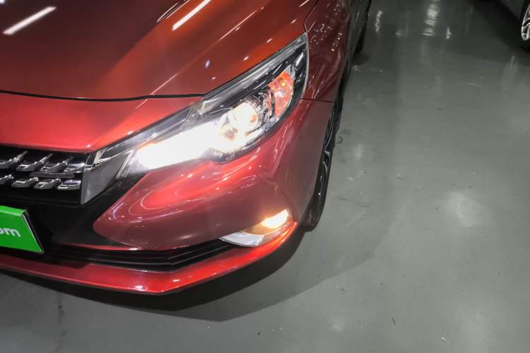 Used Venucia T90 2017 2.0L CVT Fashion Edition Left Front Headlight