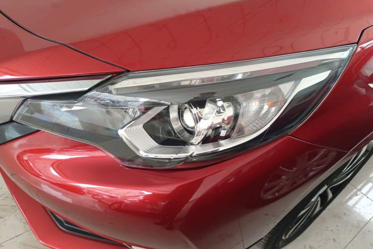 Used Venucia T90 2017 2.0L Manual Fashion Edition Left Front Headlight