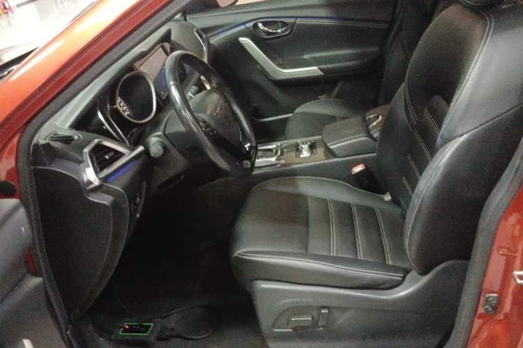 Used Venucia T90 2017 2.0L CVT Leading Edition Left Front Seat