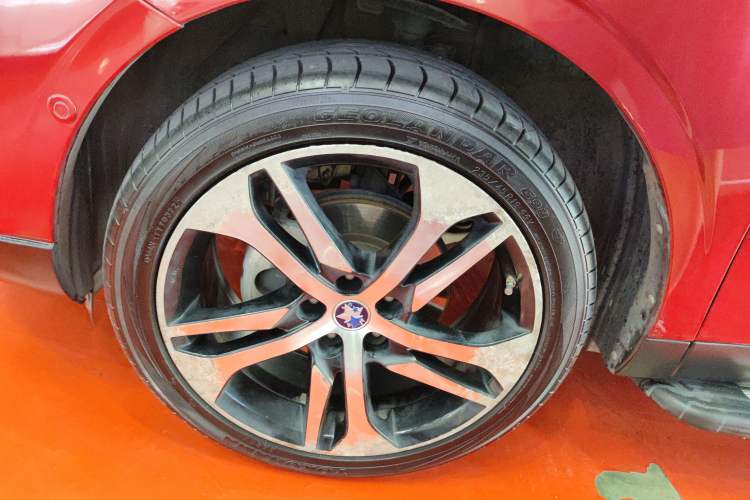 Used Venucia T90 2017 2.0L CVT Leading Edition Left Front Wheel Hub