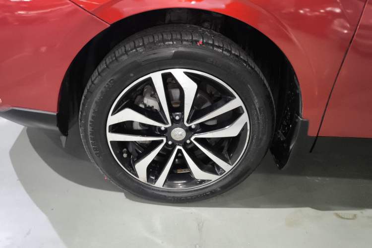 Used Venucia T90 2017 2.0L CVT Fashion Edition Left Front Wheel Hub
