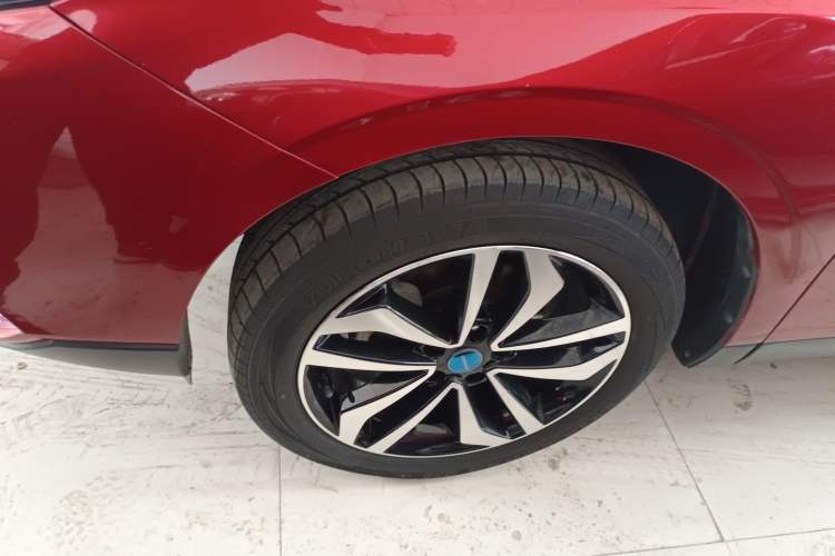 Used Venucia T90 2017 2.0L Manual Fashion Edition Left Front Wheel Hub