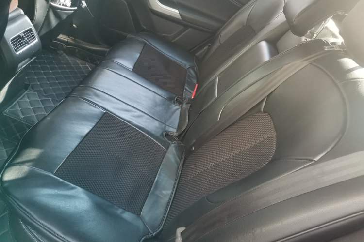 Used Venucia T90 2017 2.0L CVT Leading Edition Left Rear Seat