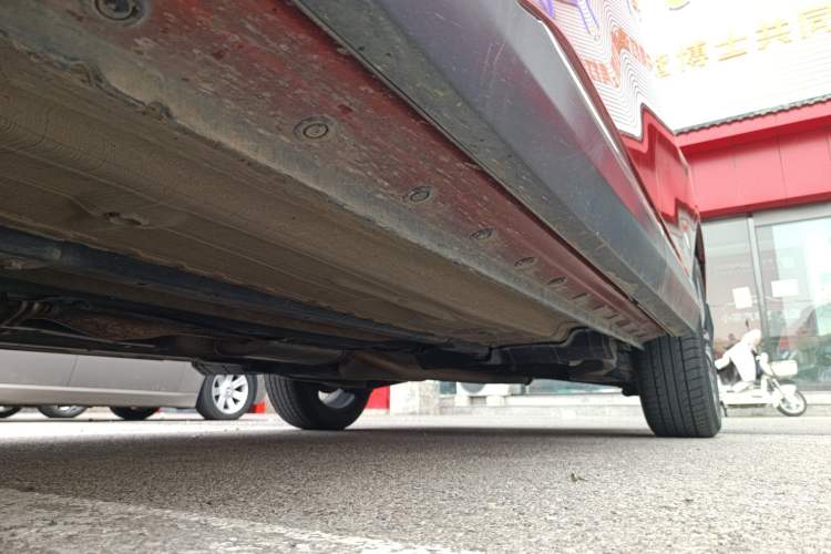 Used Venucia T90 2017 2.0L CVT Smart Edition Left Side Sill