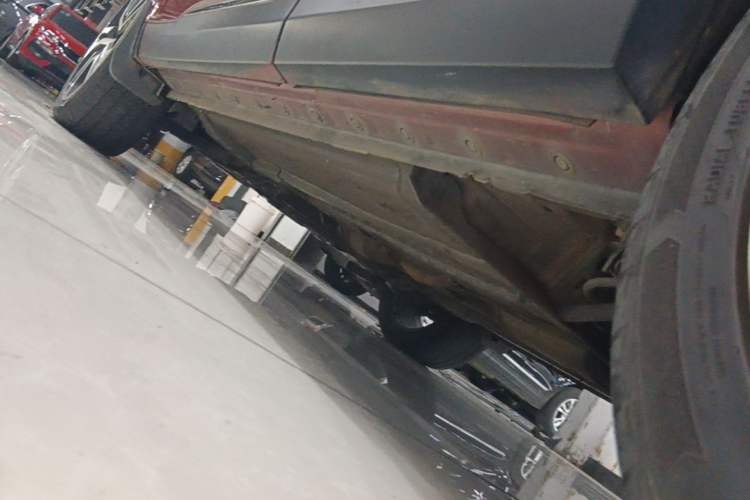 Used Venucia T90 2017 2.0L CVT Leading Edition Left Side Sill