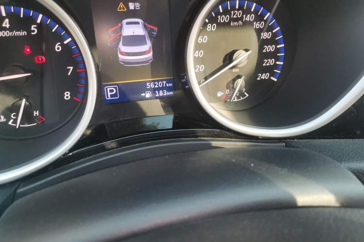 Used Venucia T90 2017 2.0L CVT Leading Edition Odometer Close Up