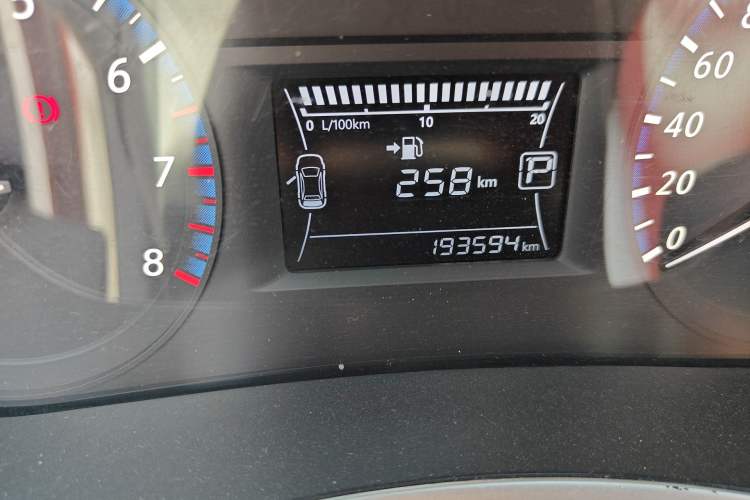 Used Venucia T90 2017 2.0L CVT Smart Edition Odometer Close Up