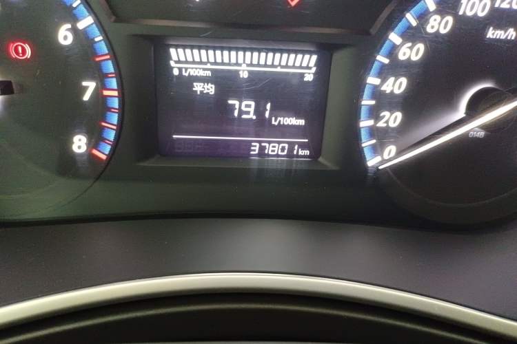 Used Venucia T90 2017 2.0L Manual Fashion Edition Odometer Close Up