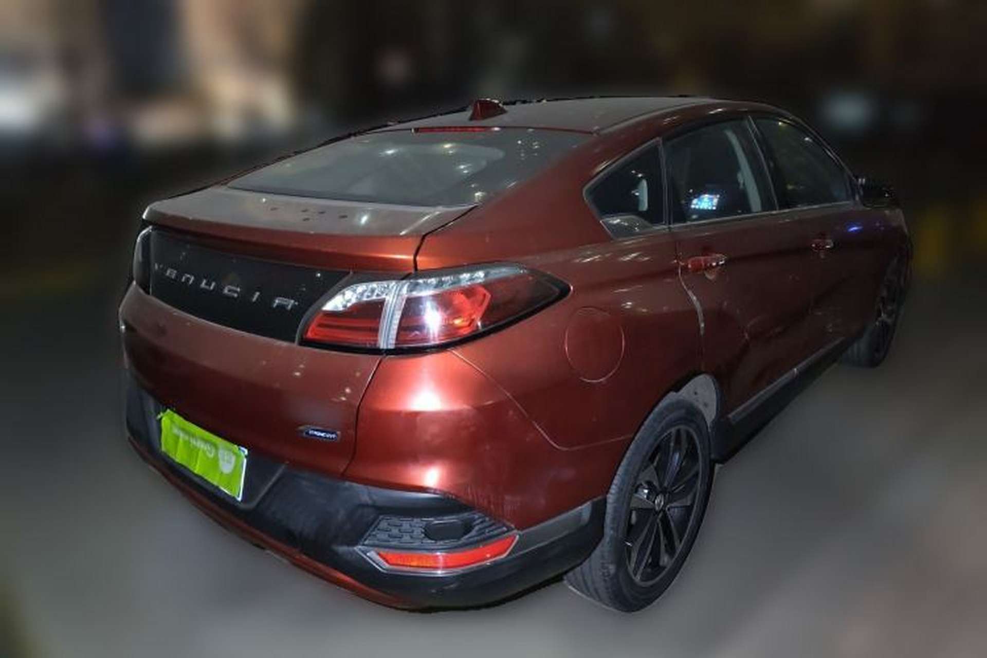 Used Venucia T90 2017 2.0L CVT Fashion Edition Rear Right 45 Deg