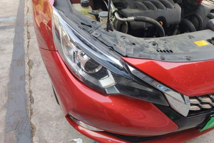 Used Venucia T90 2017 2.0L CVT Smart Edition Right Front Headlight
